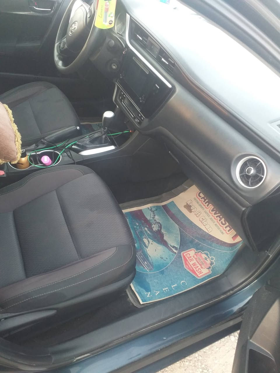 سلام عليكم كورلا ٢٠١٧ امريكي بيهة جامرلغ وبنيد أمامي بدون دواخل رادار حجر صلنصه كلة موجود السياره على وضع الشركه ماشيه ٧٠ الف ميل تخم  تاير محرك كير مامفتوح أصدر  مامفتوح على الشركه       السعر ١٣٢ بي مجال مكان السياره ديالى ***********
