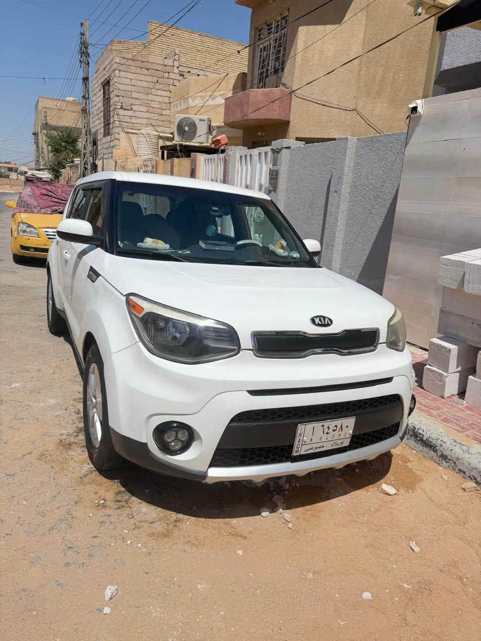 كيا صول 2019 
السيارة محركها 1600
سونارها بالمنشور 
جاهزه السياره من كلشي 
مكان السياره كربلاء
السعر 125 وبيه مجال  
للاستفسار 
***********
