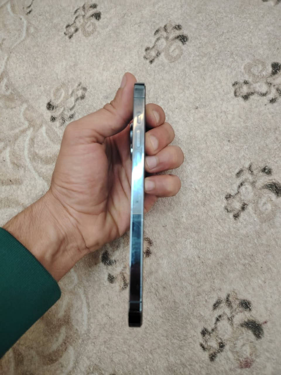 السلام عليكم أيفون 13برو ماكس بحري ذاكرة 256 بطارية 96 ما مفتوح كارتونه موجود جهاز ما مفتوح وكلش نظيف السعر 750 وبي مجال اي استفسار ***********
او واتساب ***********
