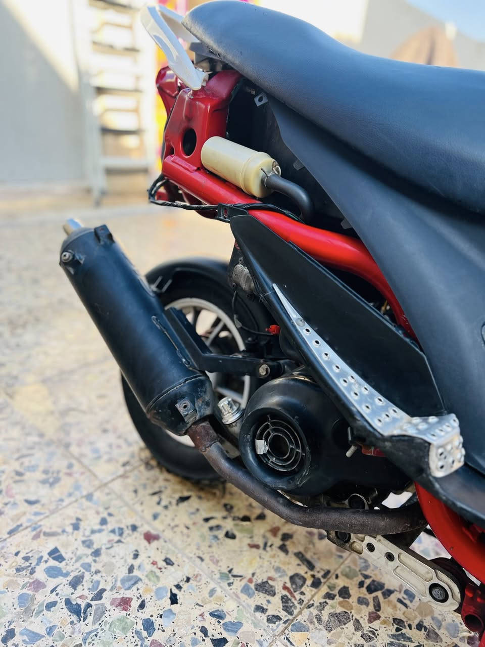 السلام عليكم دراجه ماكس عدله بوشه 55 دراجه شلعه ومعدل تخبل السعر 625 وبيها مجال قليل حك الجيه مكان عماره ابو رمانه . رقم الهاتف ***********
