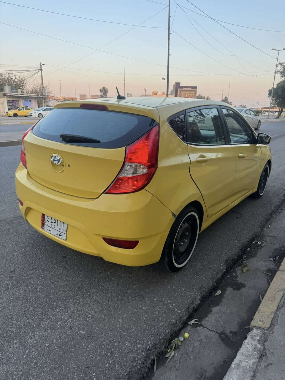 اكسنت موديل ١٧ ماشيه ١٢٠ سياره محرك ١٦ GDi كير At المرغوب جاهزه للشارع بيها ٤ قطع مبلات سياره بيها داخل جهت نفر بل دوسه هيئه ٢٠٠ الف ع شاري غرامات صفر سياره حلوه وترايك للبصره سعرها 85 $ شرط تحويل والوكالة 
***********
***********
