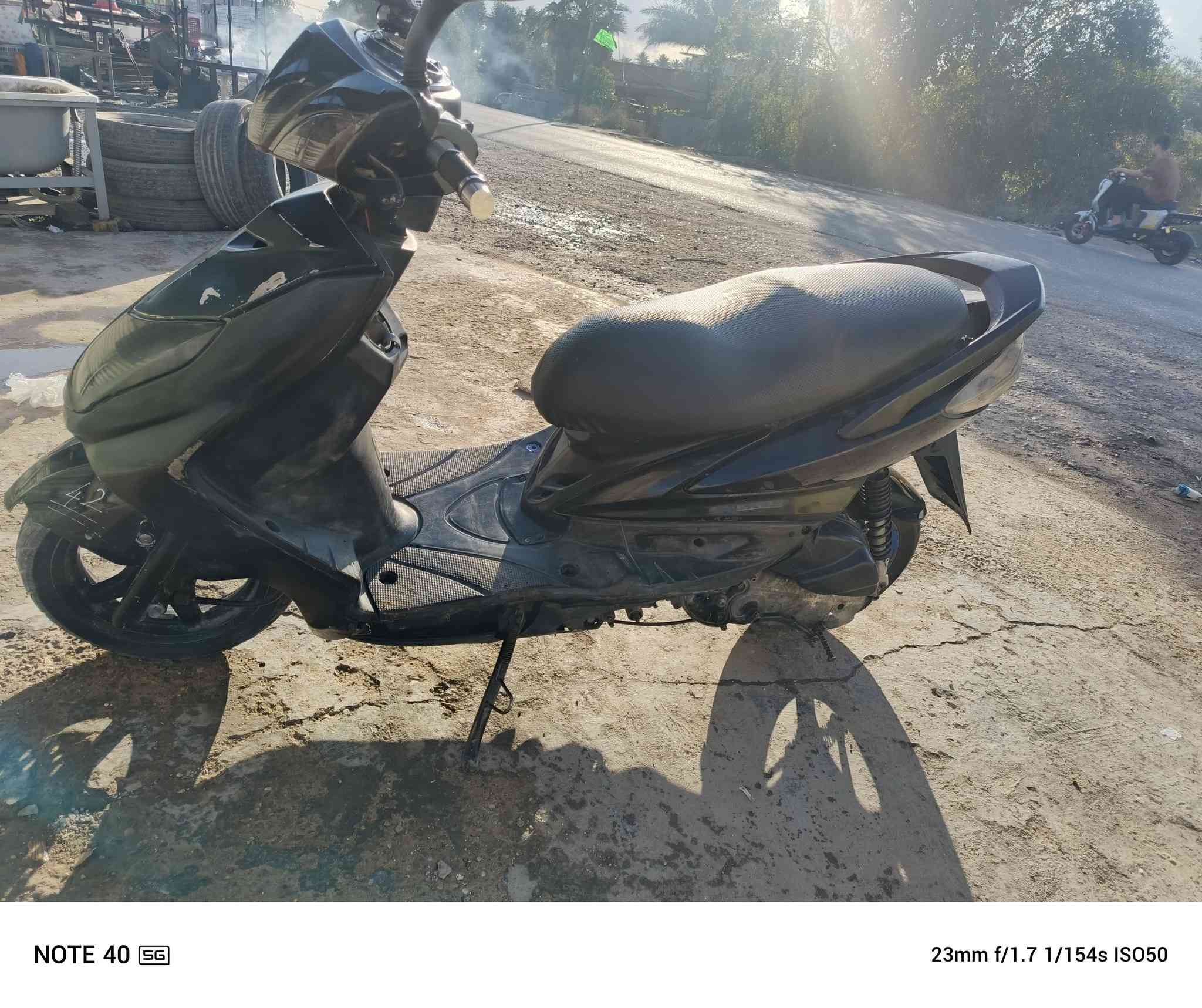 سلام عليكم 
سكنس فحل 140 
دراجه خير من الله دراجه فول نشطه 
السعر 550 وبيه مجال حق لجيه 
لمكان بغداد جسر ديالى القديم 
رقم ***********
