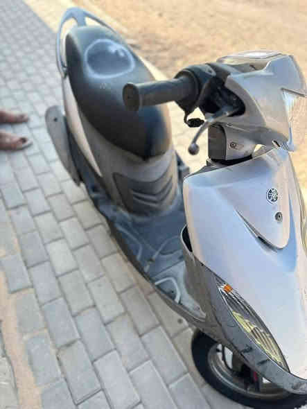 اسلام عليكم 
مكلف بل نشر 
درجه ماكس عدله حاويه صارله 10من نازله من لحاويه 
49بلاديه ما مفتوحه درجه ابد نضافه فلو لا تبخير لا تنقيص جاهزه درجه ختم واحد ويه لمكينه كهربائيّةشغاله من طول لطول  بس ولد محتاج يريد يبيعه 1100وبيه مجال قليل لمكان القرنه العلم  رقم راعيه ***********
