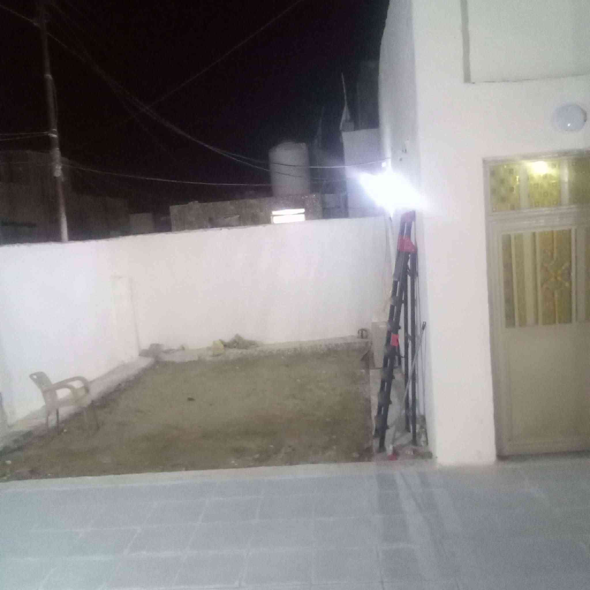 بيت للبيع طابو صرف ركن طابقين
الطابق الاول غرفتين وصاله واستقبال ومطبخ وصحيات داخلية وخارجية وممر وحديقة 

الطابق الثاني يحتوي على 3 غرف 

المساحة 260 م 

واجهة 20 م 

عرض الشارع 20 م 

عالي عن الشارع 

البيت عكادة 

البيت مرمم جديد 

السعر 98 

اتصال او واتساب 

***********

الموقع حي العسكري نهاية شارع الوسطاني مقابل عيادة حيدر عدنان ابو اية
