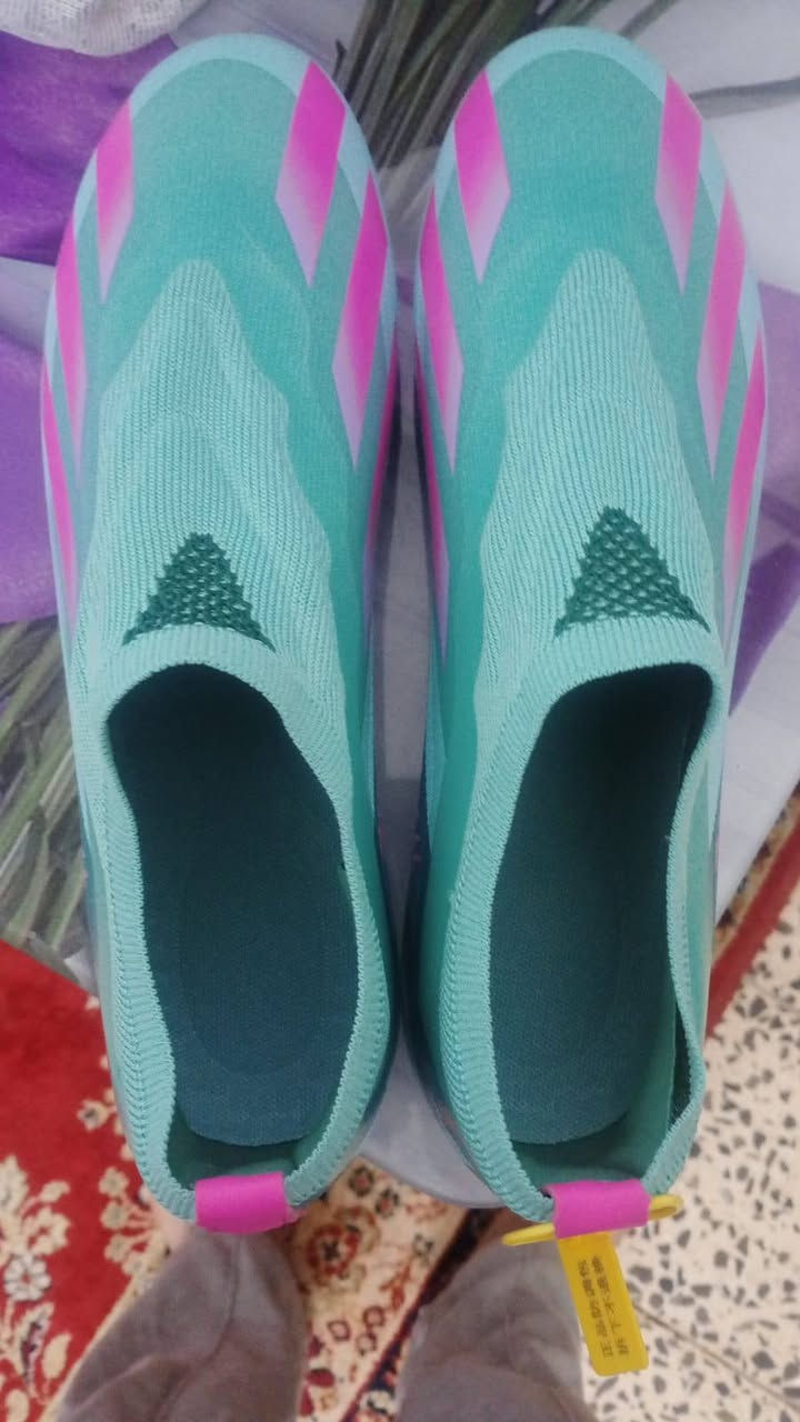 السلام علیکم شباب لابجين للبيع حذاء ميسي 2026 بدون قيطن السعر خاص قياس 45 سعر بلاش ***********
