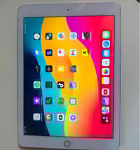 ايباد 6 ذاكره 128 نضيف ع الفحص امبدل بلازما فقط السعر 100 مكاني الشعله...