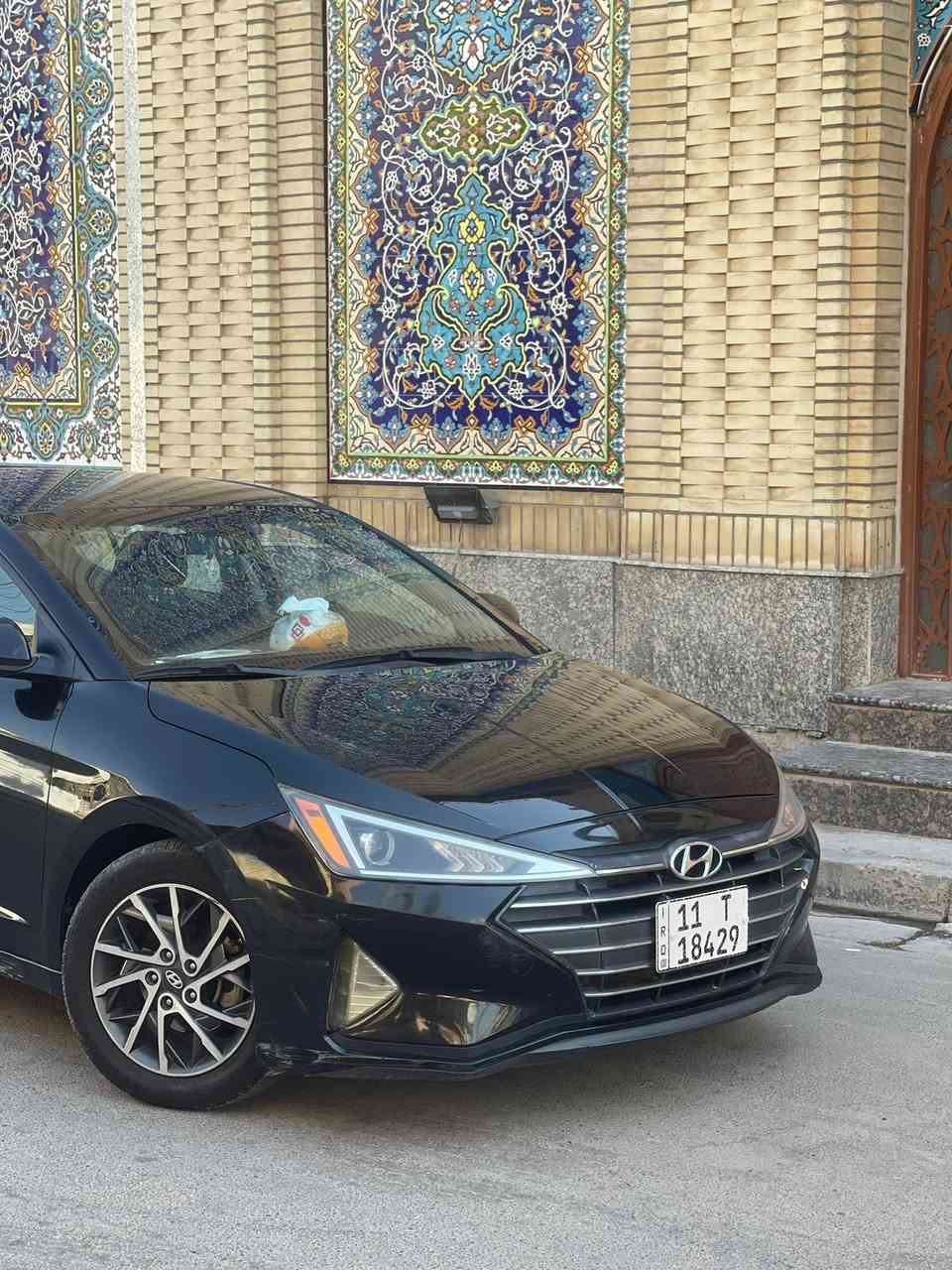 السلام عليكم السعر 118
النترا 2019 سياره نضيفه وجديده ع ايدي رقم بغداد بسمي هسه وراقام وسنويه كله جديده سياره كفاله عده جاملغ الخلفي صبغ باقي كفاله مكينه 2000 دوش سونار وصور الحادث ب منشور
المواصفات 
شاشه جبيرا تحكمات سترين 
كامرا دواره انضمت قياده
تحكم بل مري اوتو وبعد بيهه مواصفات
بغداد ***********
