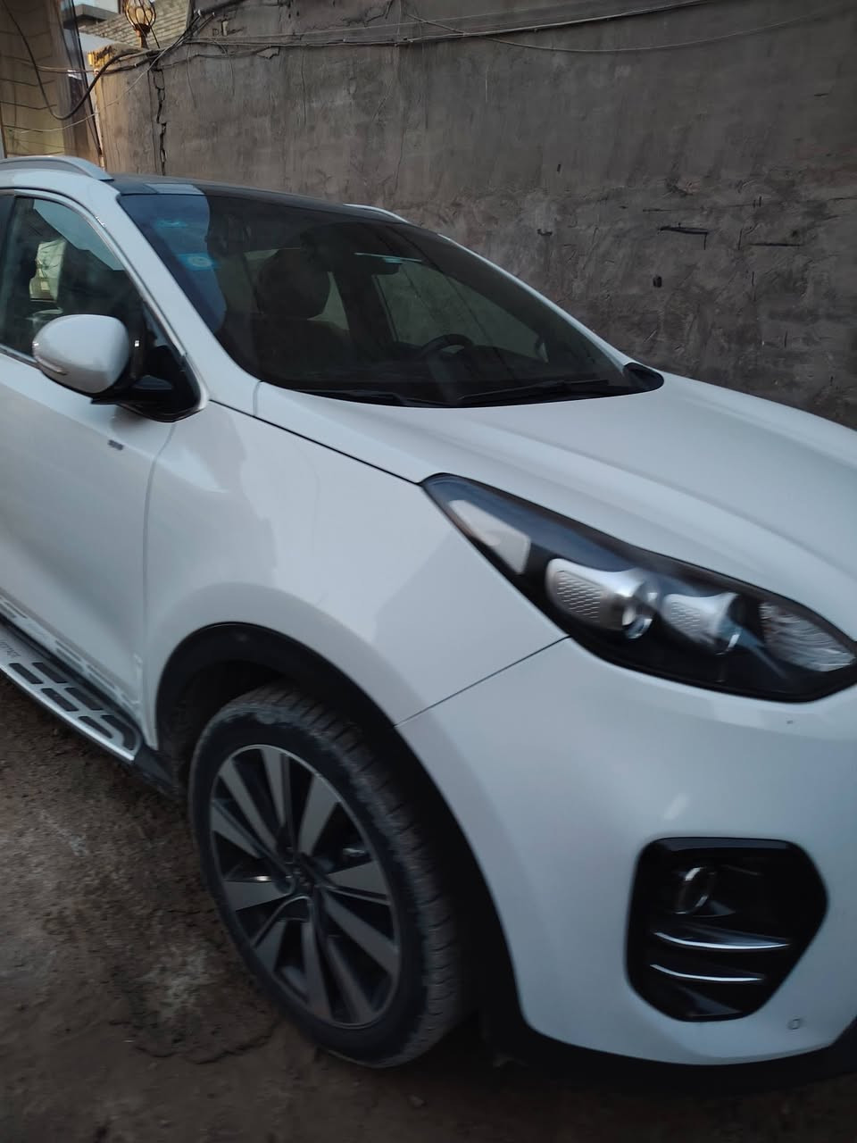 السلا م عليكم سبورتج موديل 2017 خليجي مكفوله كفاله عامه من كلشي كشنات كهرباء حساسات أمامي وخلفي كاميره دواره صندوق كهرباء بانوراما كشنات جلد داخل بيجي محرك2000 دوش باسمي رقم انكليزي  السعر١٩٣٠٠ وبينه مجال الاتصال***********/***********
