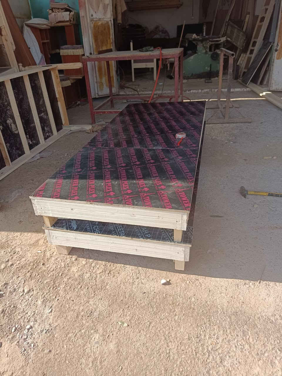 صوميه نفر ونفرين ع قياس التركي تفصال حسب الطلب الخالص حي الجنود مقابيل الصوره توجد خدمة توصيل ***********
