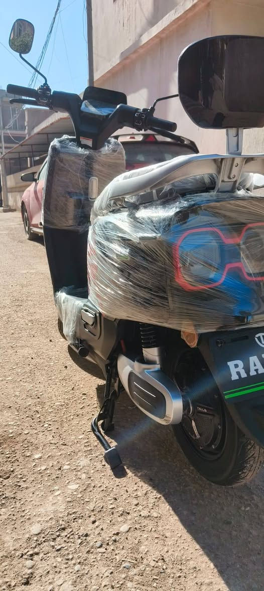 السلام عليكم دراجة شحن ريان ام عيون 2025 دراجة نضيفة 6 بطاريات دراجة حلوه ونضيفه تجي بصمه وسويج تشغيل عن بعد مانع انسراق مكاني بغداد الغدير السعر 750 وبيه مجال الاتصال ***********
