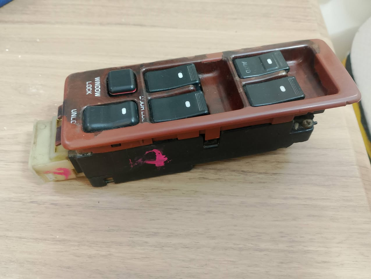 كنترول بونتيشا  حاويا ع شغل سعر 25 الف يوجد   توصيل جميع محافظات العراق *********** واتساب
