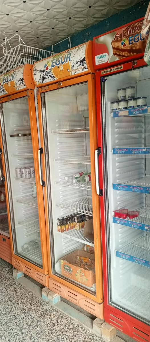 السلام عليكم
يوجد برادات ايكور تركي عدد 5 عمودي 

وكذالك عارضات سطحيه عدد 2

وكذالك سبلت جداري الحافظ 

ورفوف تركي كذالك سفينه 3 متر 

ميز ألمنيوم مع الدخل 2 متر تزكام

سستم كامرات مع شاشه حجم 32 
 

عارضه كرزات 

مع بضاعه 

للاستفسار خاص او الاتصال 

***********
