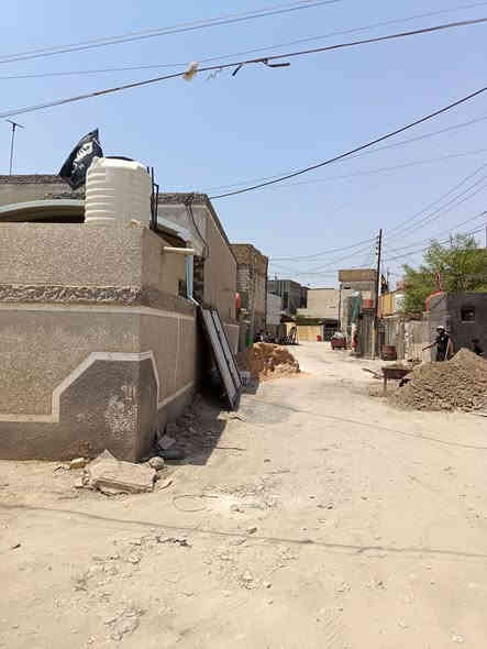 دار ٢٩٢ مترونص طابو زراعي سند 25

يحتوي على 3 غرف نوم 2 أرضي

واحده سويت وغرفه ثالثه بالطابق الثاني من غير صحيات مع صاله وكليدور ومجمع صحيات عرض متر والطول ٧متر

مع حديقه كراج

واجهة الدار ١٠متر ونزال 29 متر ٢٥سم.

العنوان الحله حي البكرلي المنطقه الثانيه شارع دانه الجايجي ابو توحه وتنزل بالشارع ٣٠٠ متر عدل اكو محل حداد ركن بالشارع حيدر المنصوري وتدخل الفرع 3 بيوت بيت ركن جاري العزيز خالد أبو عمار بيتي وجاري يعرب ابو نور العزيز جارتنا الخلوقه المحاميه ست احلام الجنابي أم دره 

عرض الشارع 8متر سبيس

مجاري ماء كهرباء

السعر ١٦٠ مليون

*********** ابو مهدي

ملاحظه الي يعجبه مع الاثاث الدار ماعدا غرفة نوم

السعر ١٧٢ مليون

علما ان الدار مشمول بلتوطيب ابيع بهذا السعر من غير اذا تطوب..
