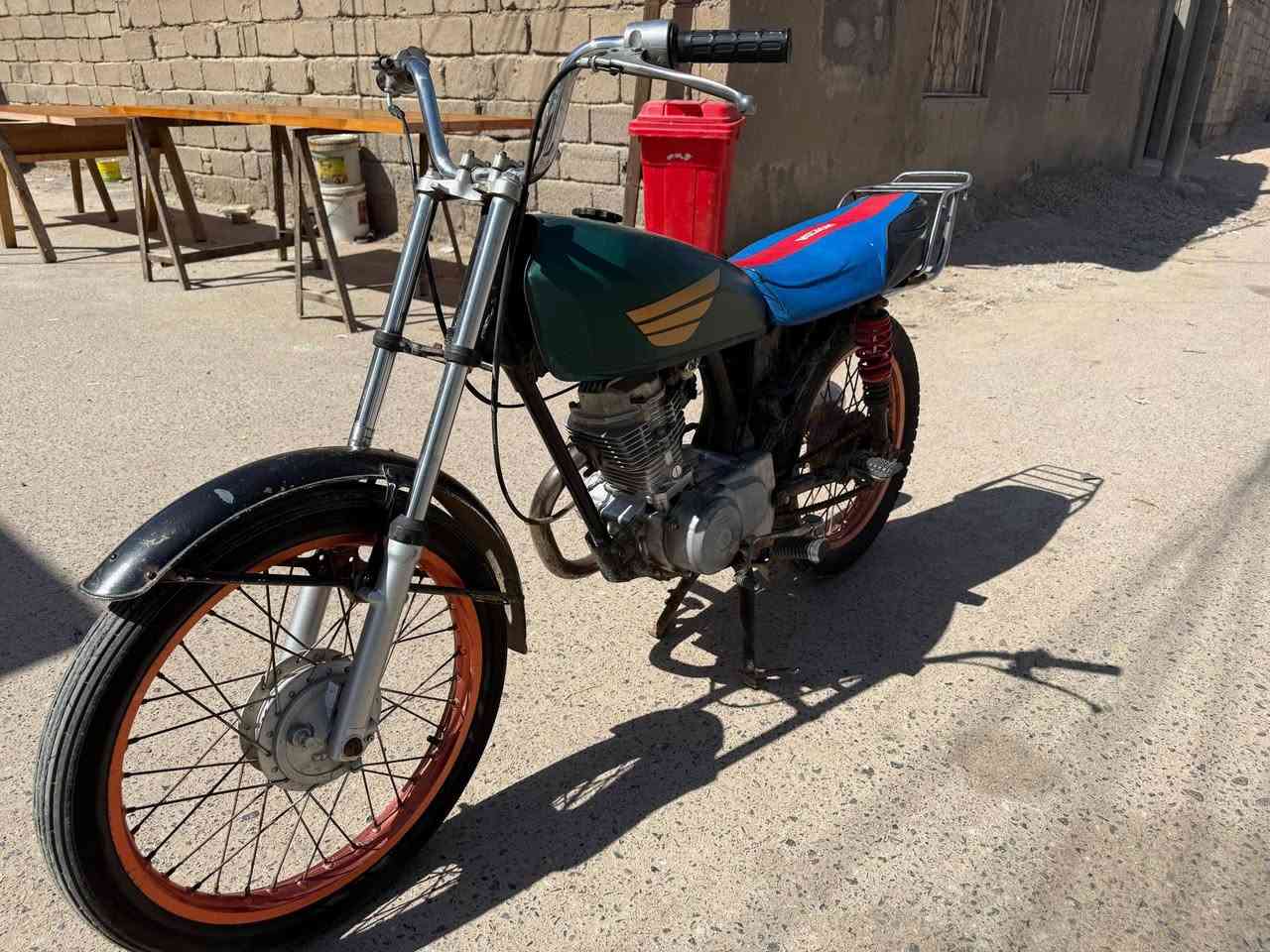 سلام عليكم دراجه ادوات ادوات ادوات  رابيدو ما ناقصهه شي دراجه مكينتهه ناعمه وحلوه مكاني كرمت علي الطيف السعر 300 وبيهه مجال بصيط


**إذا كنت صاحب هذا الإعلان وتريد حذفه لأي سبب، رجاءا أرسل رسالة إلى الدعم الفني**