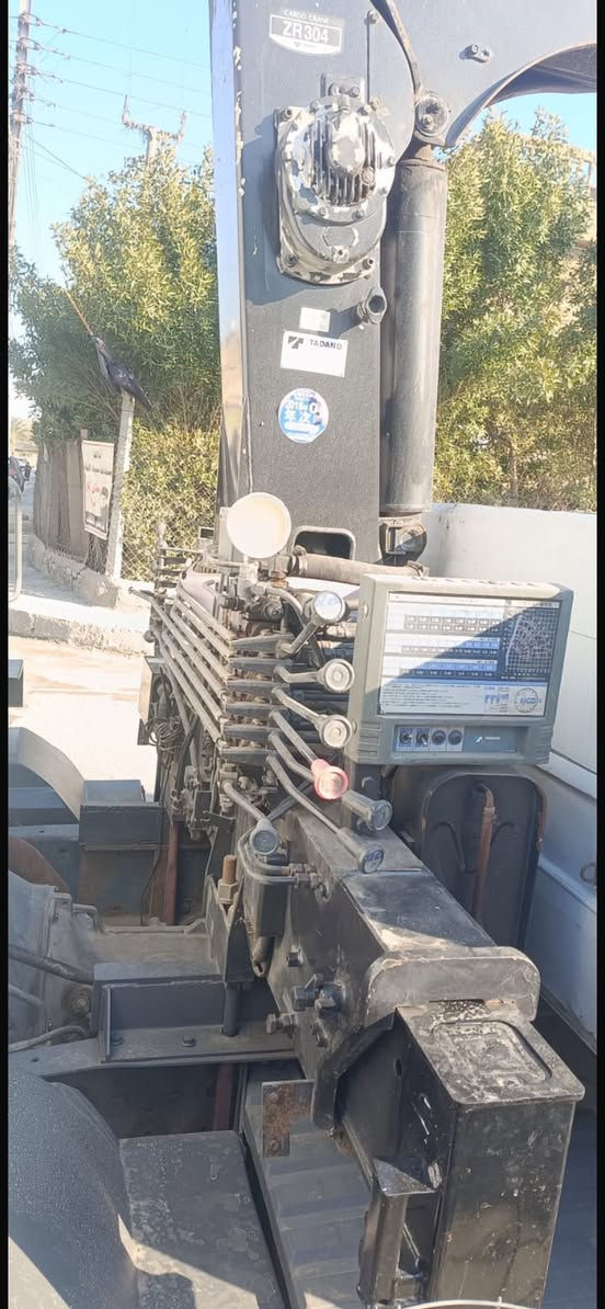 سلام عليكم كرين كاركو للبيع جهاز جديد وشغال 3طن و3سلايتات السعر 60 وبي مجال العنوان بغداد ***********
