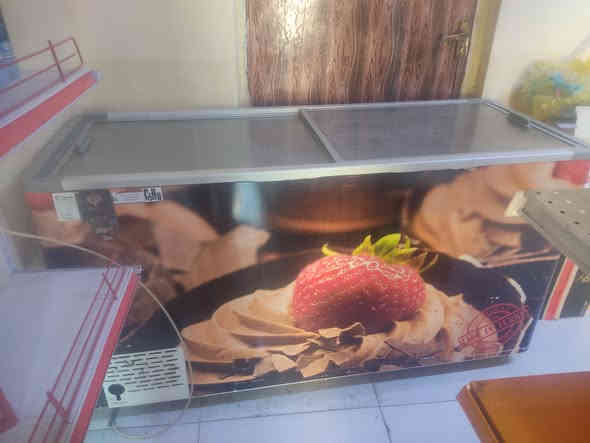 مجمده نضيفه تجميد شغاله للبيع سعره 300 بيهه مجال عنواني البصره ابو الخصيب ***********
