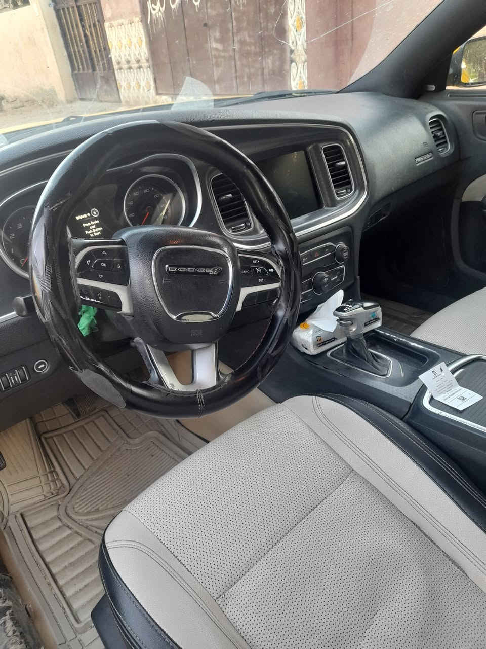 جارجر للبيع بسعر عشرة 135
بيها فخضه موديل ١٦ معلايه ١٩ الكير بي ردمه وصوليات بسمنا الشراي يخابر ويدلل 
***********
