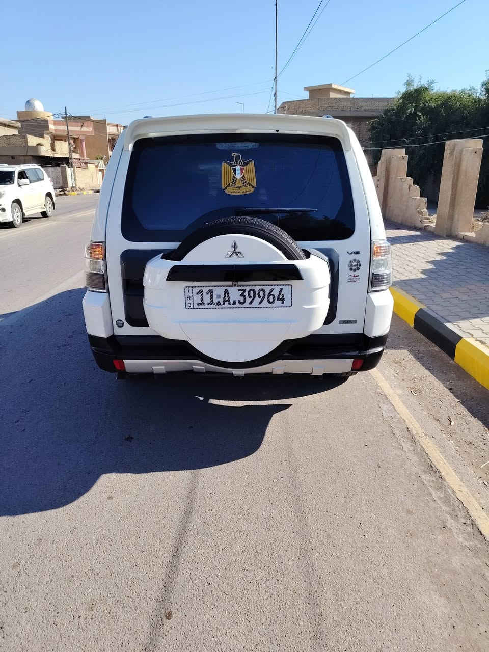 السلام عليكم باجيرو 2008 للبيع بغداد بأسمي جاهزة مجهزة كل نقص مابيهة بيهة صبغ 3قطع مالايحه الدواخل مكان السيارة كوت مركز مدينة رقم *********** غير متواجد ع الفيس رقم ***********
