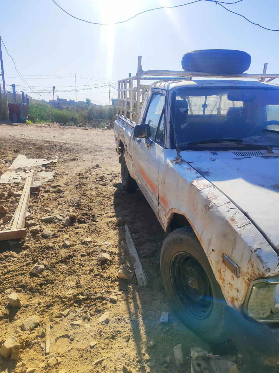 سيارة للبيع السعر 20
***********
