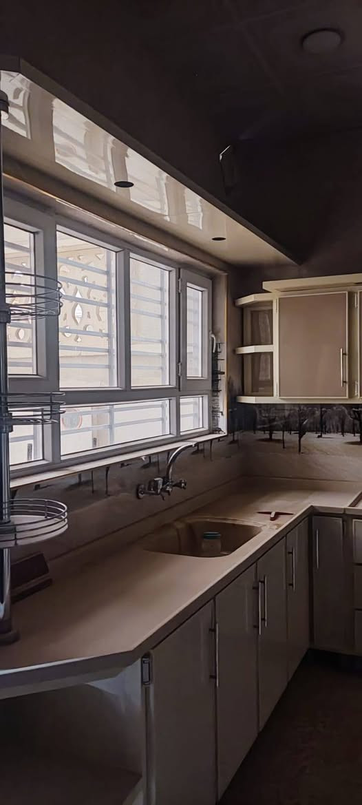 🏡 للبيع بيت ركن مميز جداً
✨ بناء حديث  مرتب
🏢 طابقين
📐 المساحة: 125 متر
📏 الواجهة: 6.25 متر
📏 العمق: 20 متر
📍 الموقع: حي السماح قرب متوسطة قوارير
✅ مناسب للسكن أو الاستثمار
للاستفسار مراسلة الخاص 📩 أو اتصال ☎️
***********
