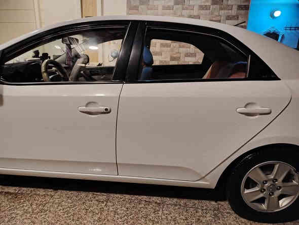 يالله سلام عليكم سياره سيراتو موديل 13سياره نضيفه مكفوله كير محرك غرفتهاا حلوه سياره مال بيت جانيهاا وناعمه صافيه ع ايدي سياره رقم انبار نكليسي تحويل مباشر سياره بيهاا ضربه بل صندوك خفيفه مكاني رمادي سعر ١٢٠وبيه مجال رقم للستفسار ***********مو شراي لتشلع كلبي
