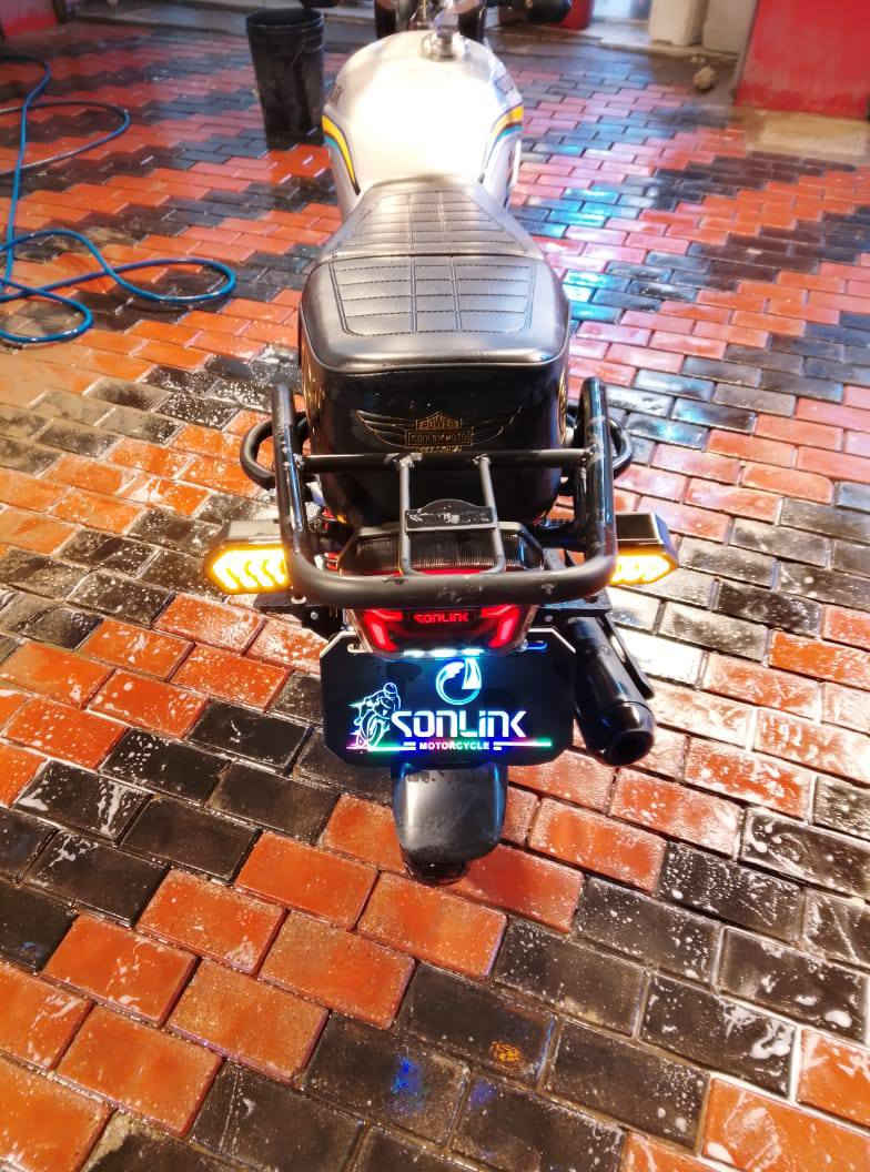 سلام عليكم دراجه سونك إيراني موديل 2025 حجم مكينه 200 دراجه صاره شهر من نازله من رمبه دراجه تخبل  تشغيل عن بعد بيه سويجين وبصمه بس،بيه هاي ضربه صغير بل تانكي للبيع سعر 850 مكاني الاعضميه رقم***********
