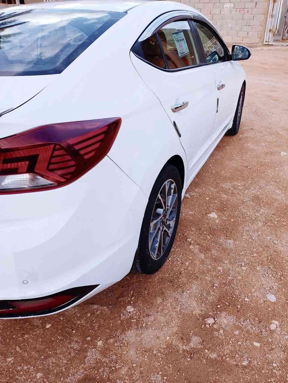 السلام عليكم النتراموديل 19 خليجي فول مواصفات رقم بغداد انكليزي بسمي مكينة 2000دوش 
***********
