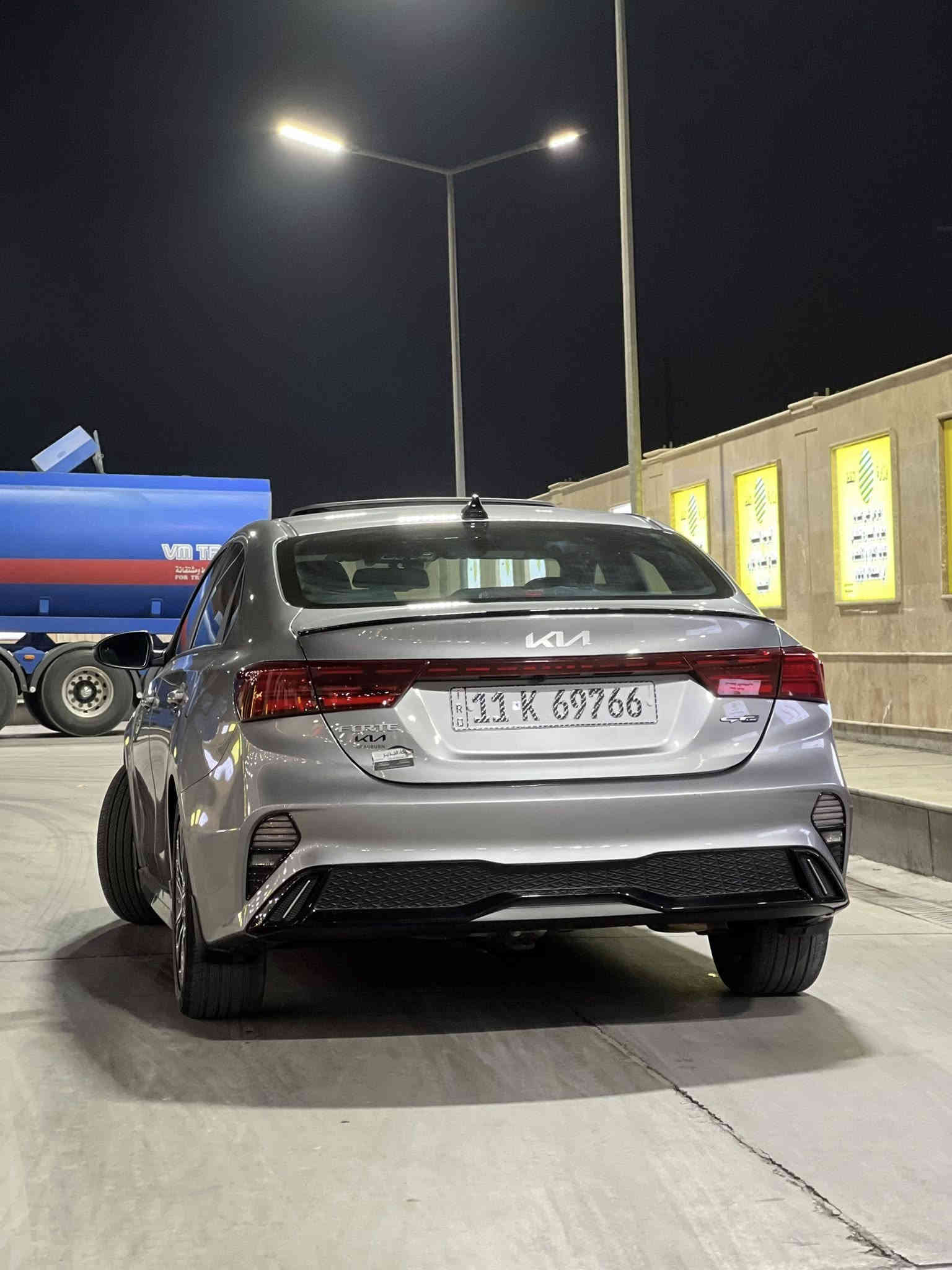 سلام وعليكم فورتي جيتي لاين فول مواصفات مديل 2024
محرك 2000 دوش رقم بغداد بأسمي تحويل ثاني يوم ترقيم جديد 
السياره ماشيه 13
المواصفات 🩶
فتحه 
سياقه ذاتيه 
مثبت سرعه 
رادار خلفي 
رادار امامي 
رادار جانبي 
اشاير مري
بصمه تشغيل 
بصمه أبواب 
بصمه صندوق
بصمه هند ابريك 
+AUTO HOLD
كشنات جلد 
مع تبريد +تدفئه مقاعد 
+تحكمات كشنات كهرباء 
انضمه اسبورت +نورمال +سمارت
شاشه تدعم كار بلي +كامرتين
تبريد خلفي خانتين 
شاحن لاسلكي 
+يوأس بي مع مخرج خلفي

حادث السياره فقط حافه البنيت وحافه الجاملغ ومعمر نفسه بدون دواخل مابيهه اي تبديل السياره ليبل واحد صور الحادث مرفوقه مع النشر 

مكان السياره بغداد 
رقم الهاتف       ***********

السعر السياره 185🩶🩶
