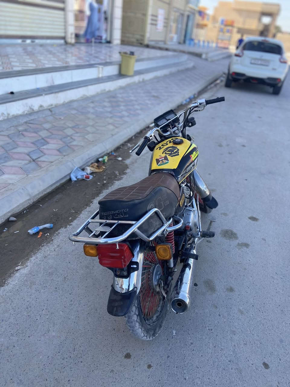 للبيع مستعجل تايكر موديل ٢٠ فول نضافه كلها شغاله ٤ كير محرك ١٢٥ السعر ٤٥٠ وبيها مجال مكاني تكريت القادسيه رقمي ***********
