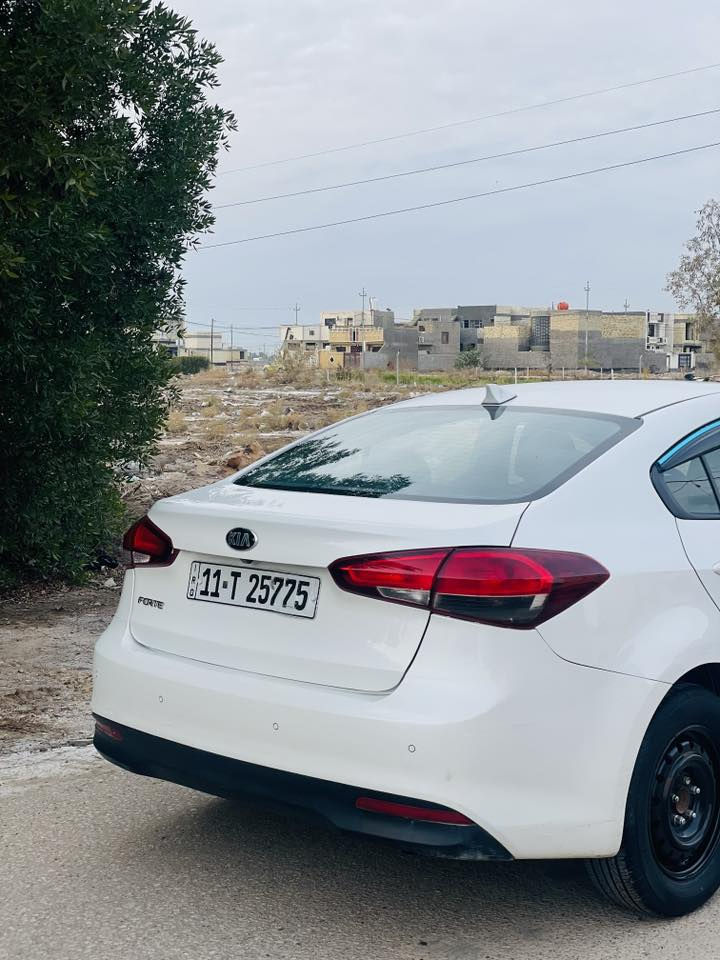 السلام عليكم فورتي موديل ١٨ رقم بغداد دولي جاهزه من كير محرك حداديه تخم تاير  بيها صبغ نص بنيد فقط وجاهزه ماناقصها اي شي مكاني بابل الحله السعر ١٢٠ وبيهه مجال حك الجيه رقم ***********
