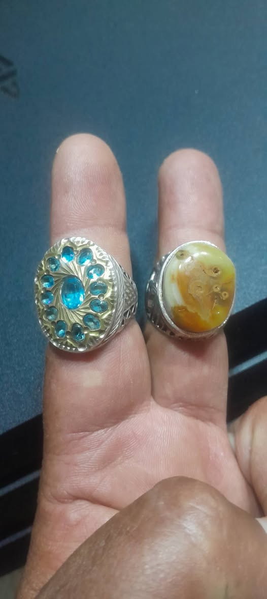 خاتمين  جميلات جدا   وزن   41  غرام  السعر نهائي   ٦٠   دينار   نهائي انشالله    عمان خربه السوق   0789563798   ..


**إذا كنت صاحب هذا الإعلان وتريد حذفه لأي سبب، رجاءا أرسل رسالة إلى الدعم الفني**