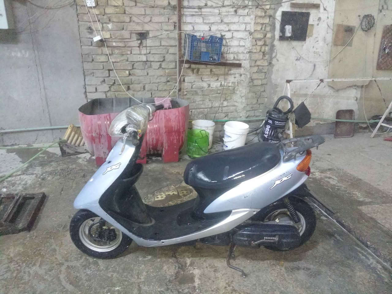 عصفوريه محرك لوك سلف وهندر شلعه معدل كهربائيات كلها شغاله السعر ٣٠٠ وبيها مجال بسيط السكن البنوك الاتصال *********** بغداد, العراق
