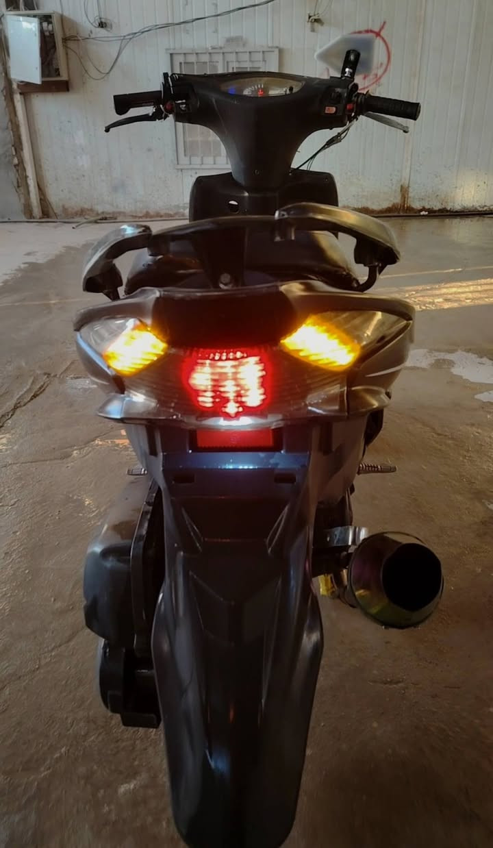 سلام عليكم دراجه للبيع مديل،2021 مبدل بس ولفات اصليه لسعر، 300 وبيها مجال رقمي  ***********
