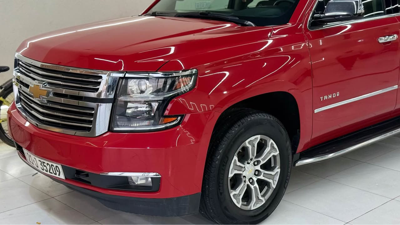 تاهو 2020 جديدة جديدة ماشيه ٣١  الف حقيقي   

ســعــر ✅  ٣٦٨ قابل للتفاوض 

مواصفات السيارة 
داخل جلد
كراسي امامية كهرباء 
كراسي هزار عند اقتراب السيارة من اي شي 
كراسي امامية  خزن ميموري 
كراسي امامية تدفئة و تبريد 
تحكم بالتبريد خلفي
كروس سرعة
فول تحكم استيرن
شاشة عرض الاعطال
كير اوتو و عادي
حساس خلفي
مانع انزلاق
منضومة زنون عالي ناصي 
فور ويل
دبل باتري من امريكا 
شاشة امامية كبيرة  
كامرة خلفية 
تشغيل عن بعد
قاصة سرية
تايرات   مشلن وويل ٢٠٢٥
صدر كير محرك  كفالة
ضرر السيارة تبديل جنطة فقط بدون ايرباك 

للتواصل  
***********
مكان السيارة ديوانية ديوانية, القادسية
