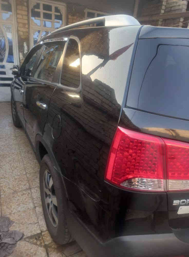 بيع مستعجل سيارة سورنتو وارد أمريكي كير محرك بحالة جيدة رقم صلاح الدين ألماني محرك 4 سلندر جي دي أي خمسة راكب السعر 110 أو مراوس بسيارة النترات مضلع أو سني هندي وبيها مجال قليل مكان السيارة بغداد والسونار مرفق سنويه منتهية رقم الموبايل *********** أبو محمد
