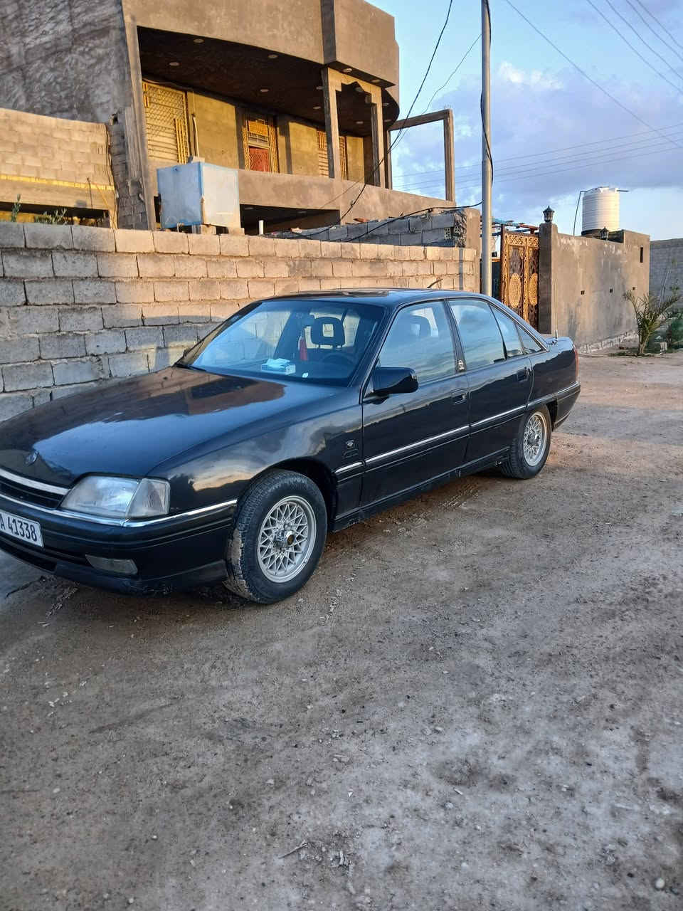 سلام عليكم  وبل للبيع مكاني فلوجه موديل ٩٣مكفوله سعر ٤٠ وبي مجال ***********ابو عماد
