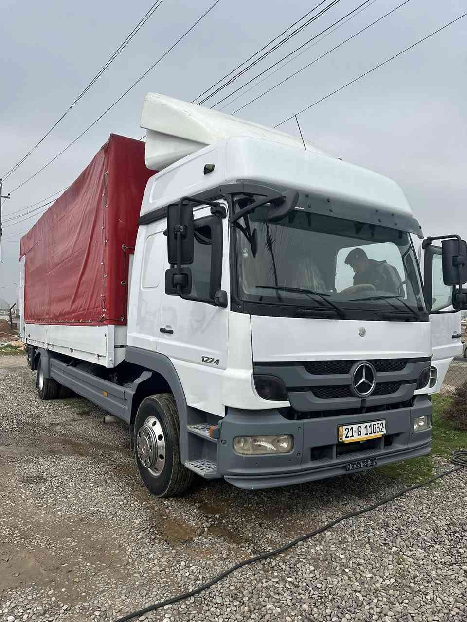 للبيع موديل 2006 فول مواصفات طول سبعه وربع مكان اربيل سعر 250
***********
