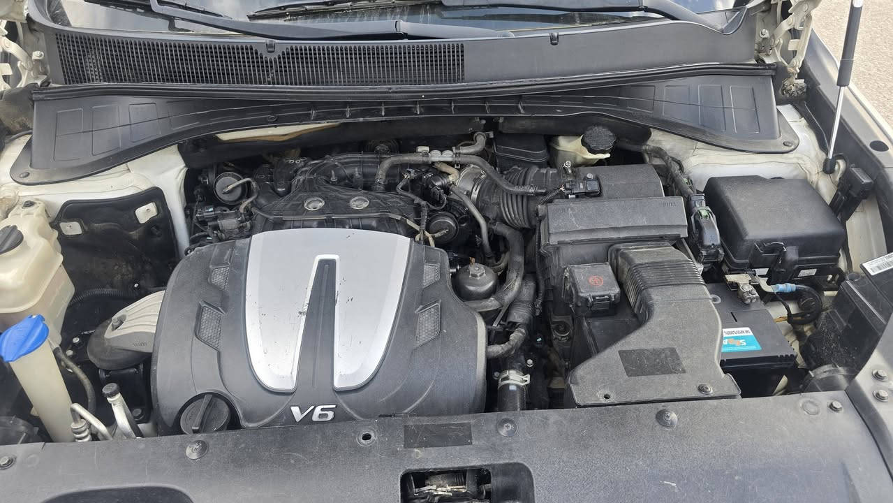 سورنتو خليجي 6 سلندر 7 راكب مديل 2016  رقم قادسيه كامل مواصفات بأسمي سنويه 2030 هزه جديده تحويل ثاني يوم السعر 200 و 15 ورقه مكان السياره بابل الحمزه الغربي التفاصيل اكثر رقم الهاتف ***********
