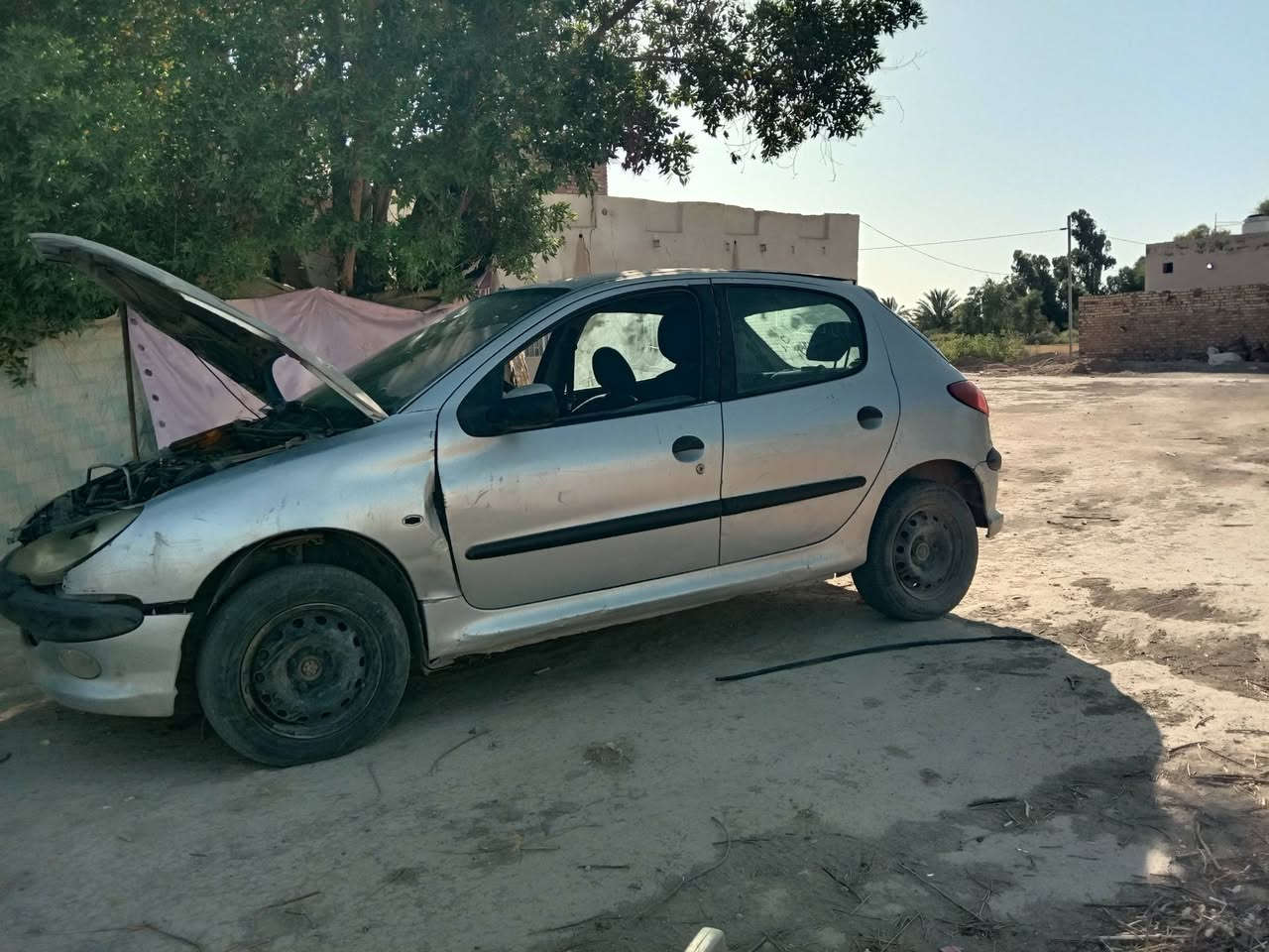 السلام عليكم للبيع بيجو فرنسي موديل 2006 سعر 20 بيها مجال مكان بابل رقم ***********
