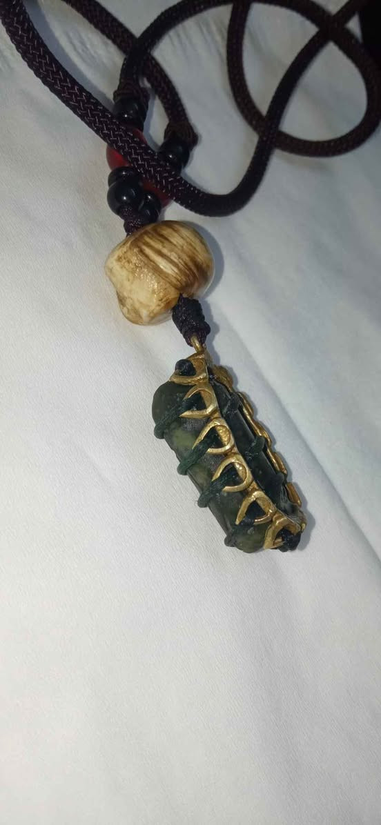 قلادة عباس اباد افغاني مع عطف غير مخطوطة فقط مرصودة 
السعر 60 الف قفل بغداد, العراق


**إذا كنت صاحب هذا الإعلان وتريد حذفه لأي سبب، رجاءا أرسل رسالة إلى الدعم الفني**