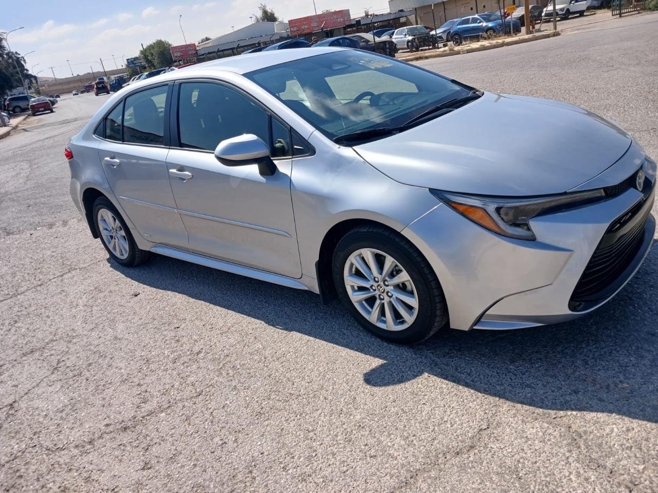 كورلا هايبر موديل 24 فقط بنيد مبدل ومصبوغ بدون شواصي آيرباگ درگه وبردة فقط السيارة جديدة بمعنى الكلمة ماشية 2500 اخت الزيرو 