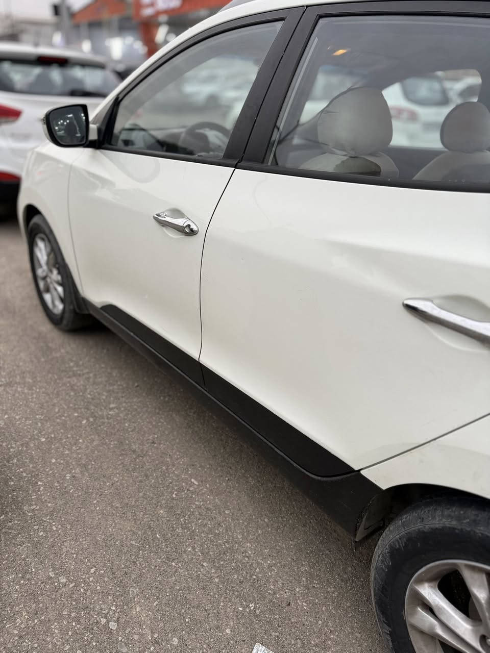 توكسان 2010/مكفوله بس جوه رقم الخلفي صبغ شبرين كير محرك مكفول من فتح ومن صرف السياره بأسمي ودفتر بانزين /السياره ماشيه 182الف هزه وسنويه جديده//السعر 136//***********//كركوك
