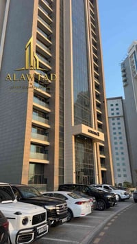 🏡 شقة للبيع – مجمع البروج السكني  📍 الموقع: بناية الهدير D 📐 المساحة: ...