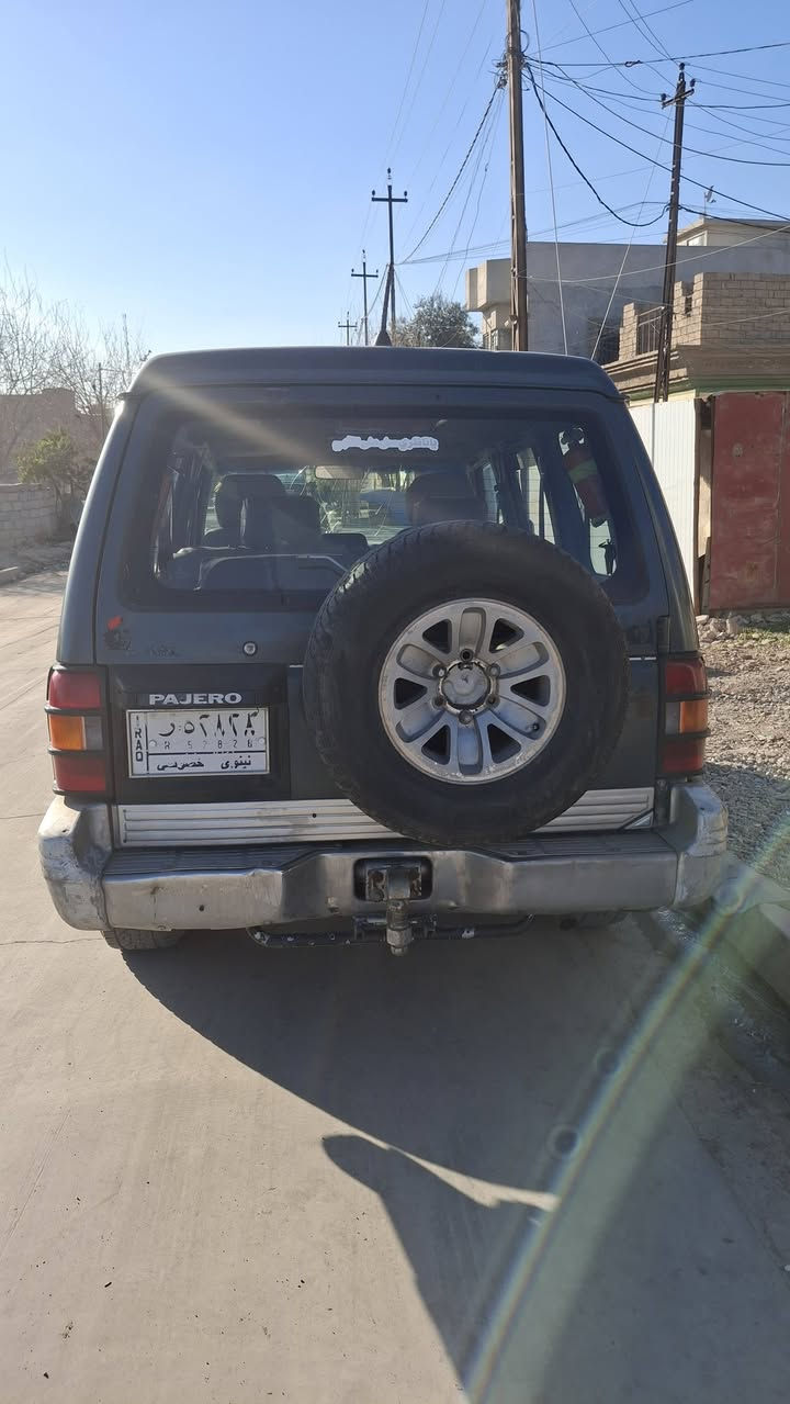 باجيرو للبيع ١٩٩٢
الضرر مثل مااموضح بالصورة شي بسيط بدون دواخل

محرك كير ستاريكس بي نفخ 

شرط التحويل 

السعر ٤٠ ورقة وبيها مجال 

مكاني موصل حي القدس 

***********

***********
