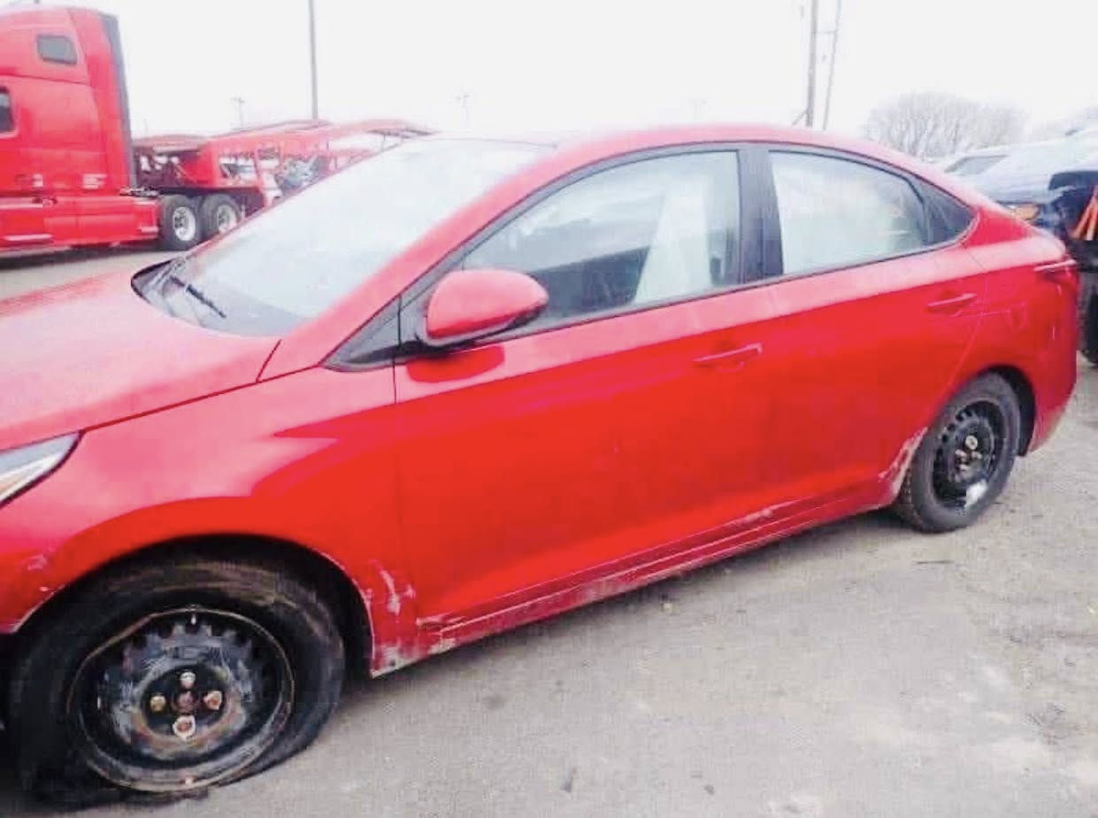 السلام عليكم :: للبيع اكسنت 2020 وارد امريكي ضررها موضح بالصور خفيف
ايرباك بردة فقط 
محرك دوش 
ما بيها اي نقص 
محركها دوش 1600
سعرها 126 وبيها مجال 

مكانها اعظمية
***********
