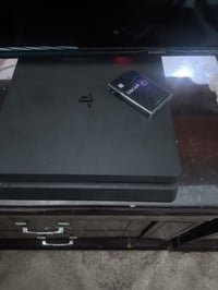 بلايستيشن ٤ • سليم كامل • ملحقات