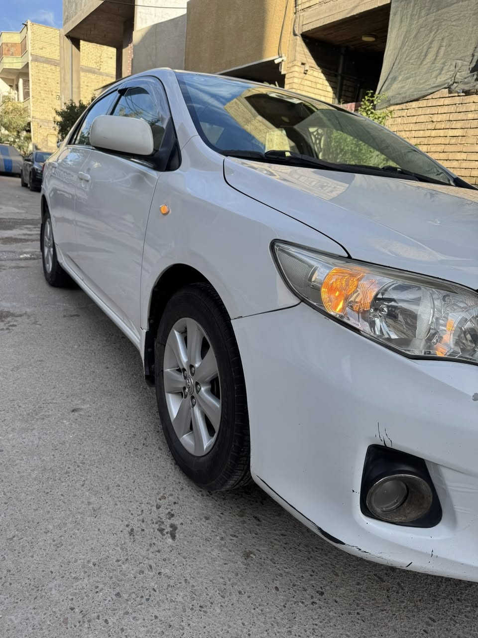 السلامً عليكم  كورولا موديل ٢٠١١ الشركة العامة رقم بغداد الجديد محرك ١٨٠٠ تبريد تدفئة صدر امامي خلفي كله جديد 
شاشة وكامره وكشنات مدوشمة 
بيها فقط الدعاميات صبغ وطخه يم قبق البانزين
السعر ١٢٢ وبيها مجال 
***********
