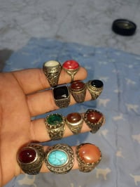 عندي ذني قديمات ومااعرف اذا واحد يشتريهن مااعرف السعر 07811410151 حله