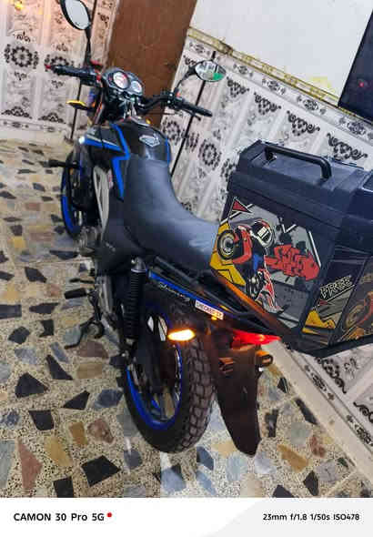 سلام عليكم دراجه شاينك موديل 2023.طالعه ب2024اوراق اصولي ما مرقمه 
الدراجه مكفوله كير ومحرك وصوت ناعم حجم 250.عليها عمبار كلج ابدال القمجي سيم
مبدل بيها دبلات خلفيه اكبر يعني انسه الطسه الكير ول اكلج مي 1550وبيها مجال مدينه الصدر ***********
