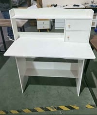 ميز مكتبي • ١٠٠×١٢٠×٤٣ • ابيض-بيجي